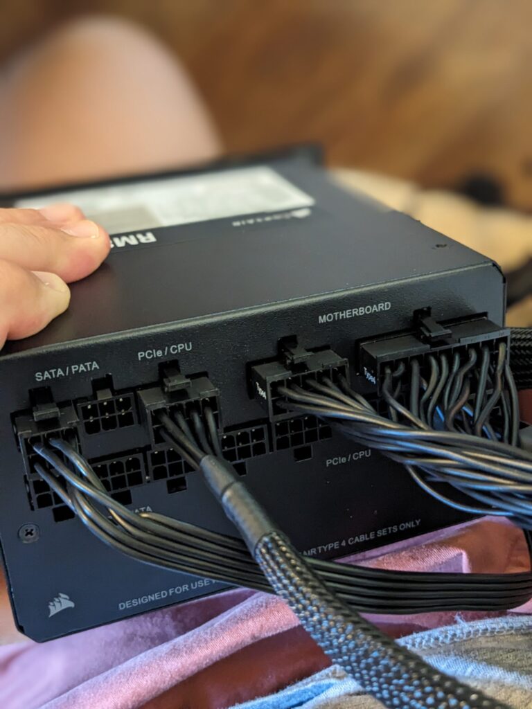 CORSAIR RM750x ATX 3.1 PCIe 5.1 750W Power Supply