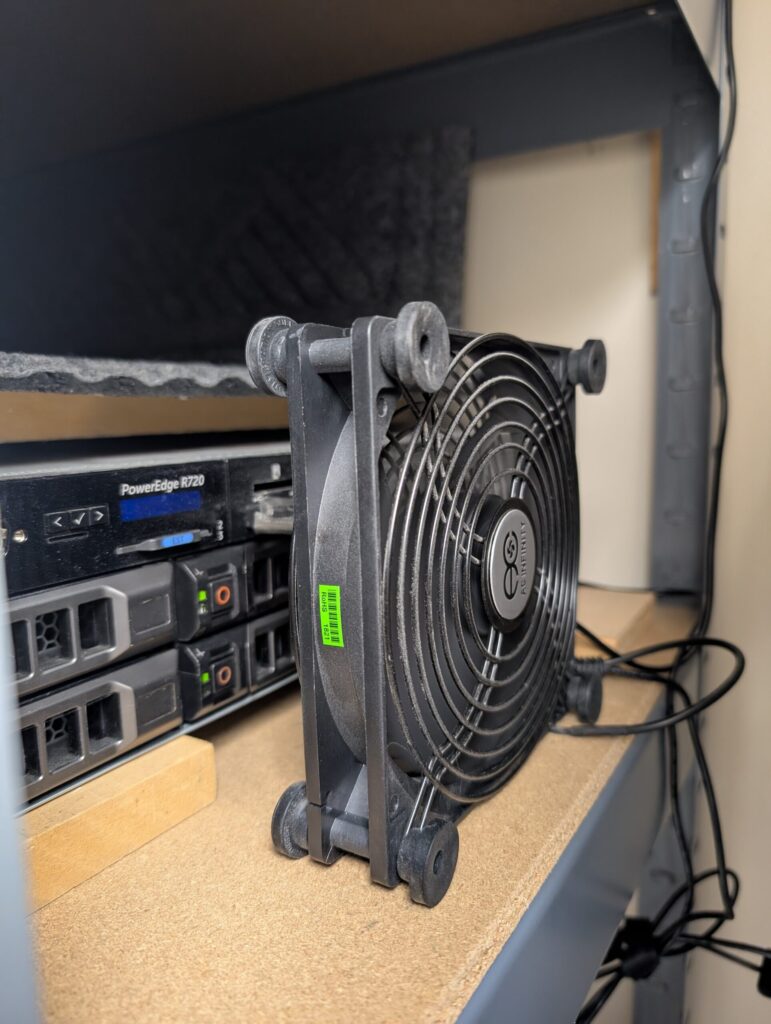 140mm fan pushing fresh air